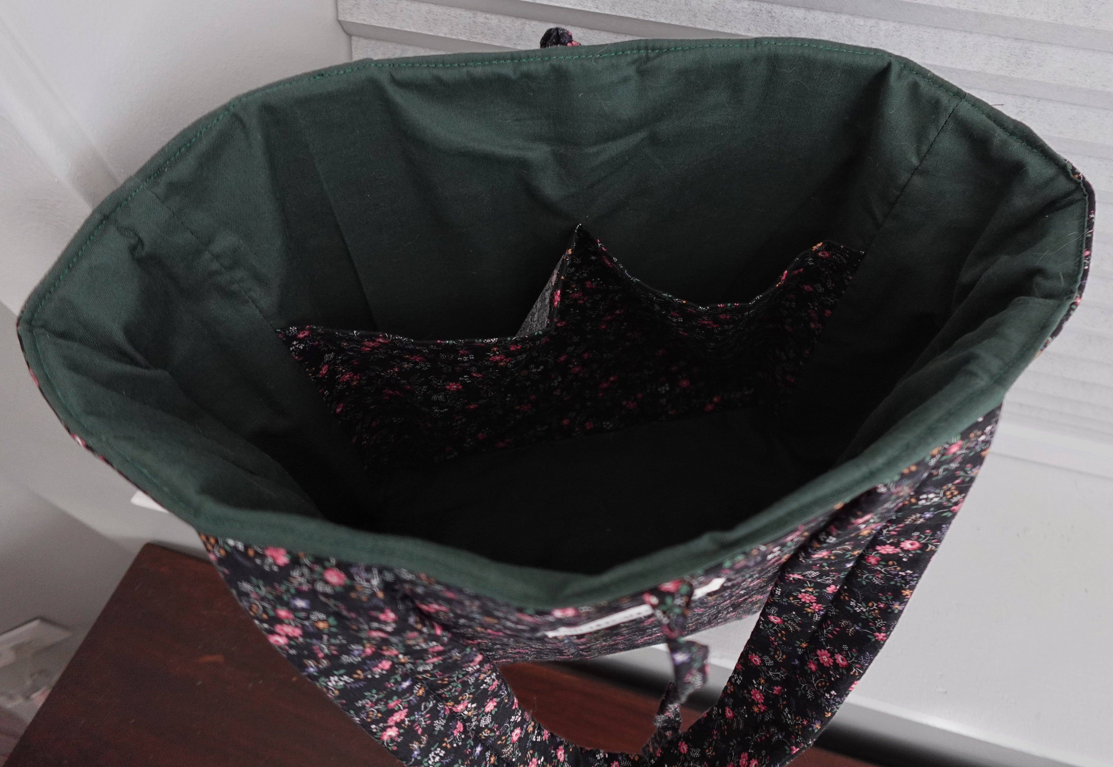 Jane - Medium Tote Bag